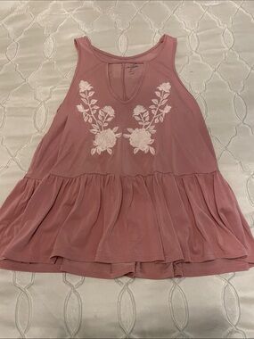 Alya Dusty Rose Sleeveless Peplum Tank with White Floral Embroidery